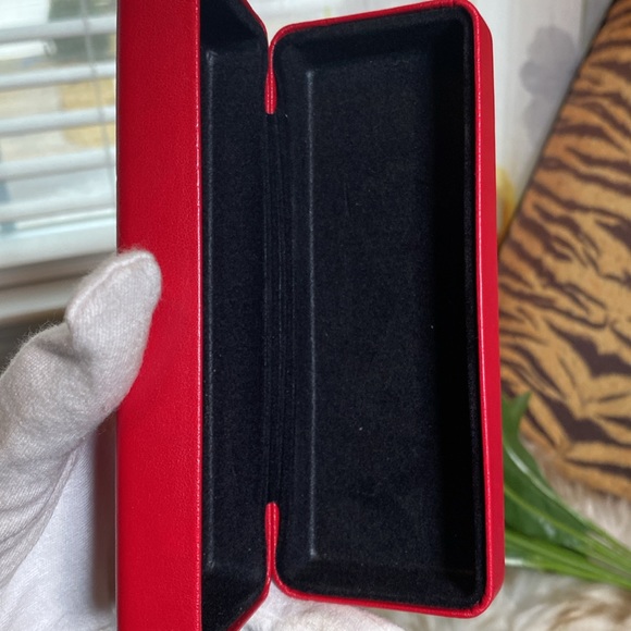 Carolina Herrera eyeglasses case - Picture 5 of 5